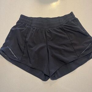 Lululemon Hotty Hot Black Size 8 Shorts